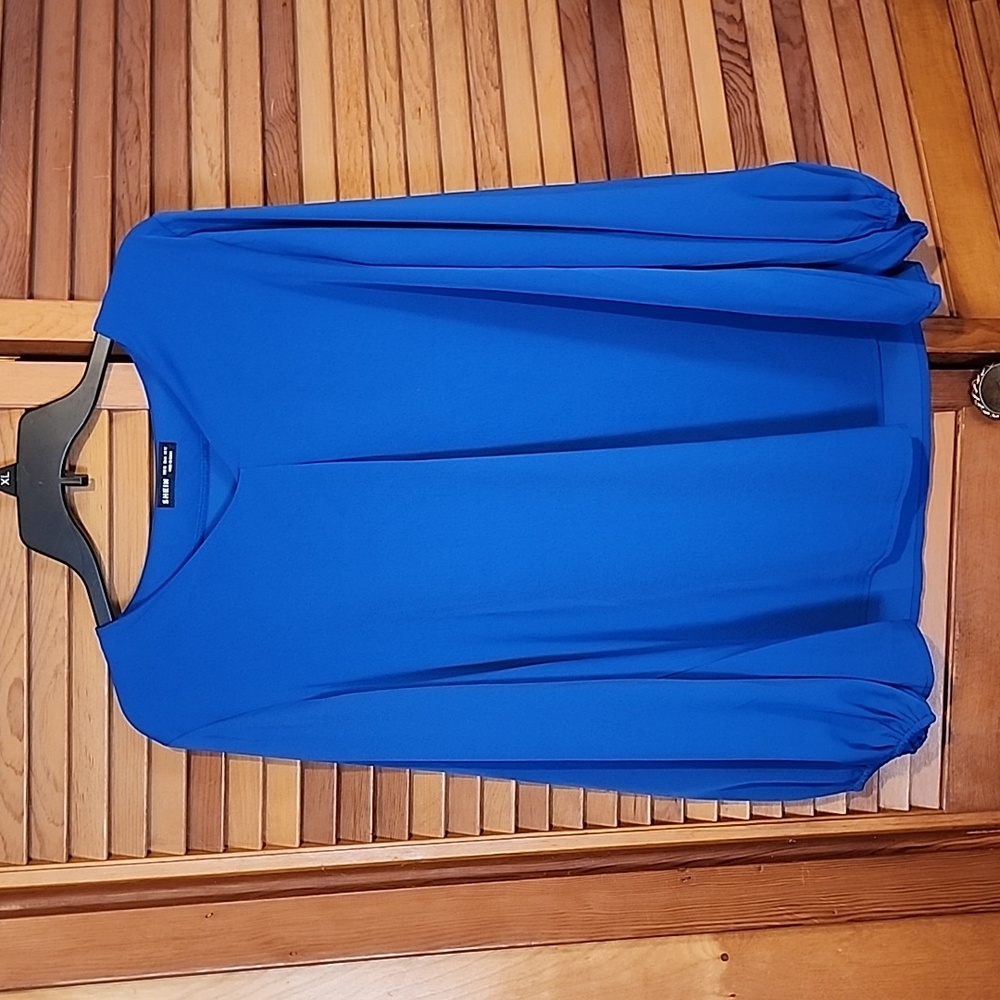 Bell sleeve blouse